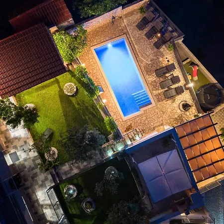 Apartamento Pandza - Omis, Private Pool Close To The