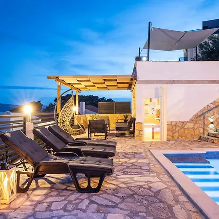 Apartment With Private Pool Close To The