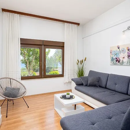 Pandza - Omis, Private Pool Close To The Appartement *