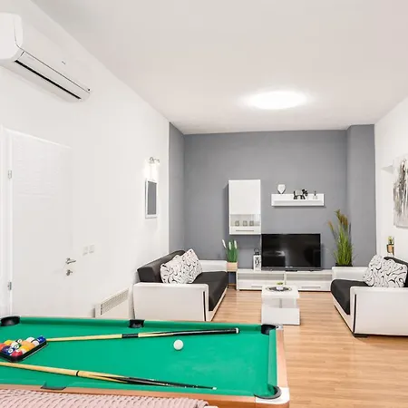 With Private Pool Close To The Apartment *