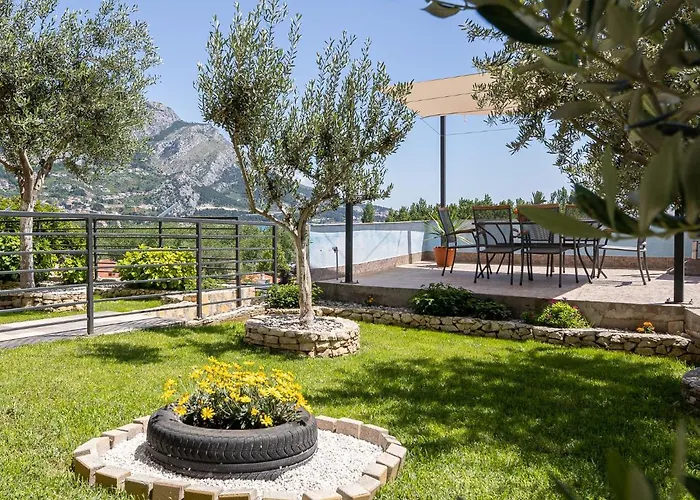 Pandza - Omis, Private Pool Close To The Appartement