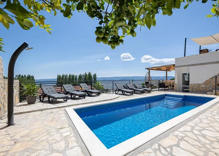 Pandza - Omis, Private Pool Close To The Appartement *