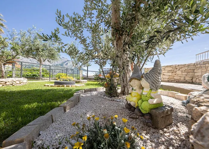 Pandza - Omis, Private Pool Close To The Appartement