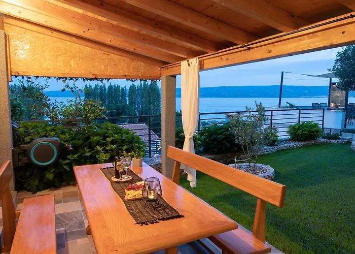 Pandza - Omis, Private Pool Close To The Appartement *