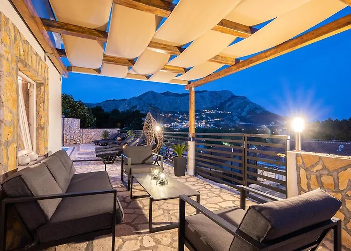 Pandza - Omis, Private Pool Close To The Omiš