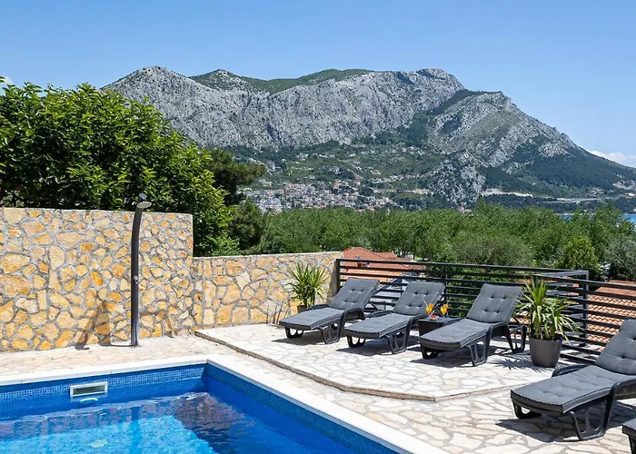 Pandza - Omis, Private Pool Close To The Appartement