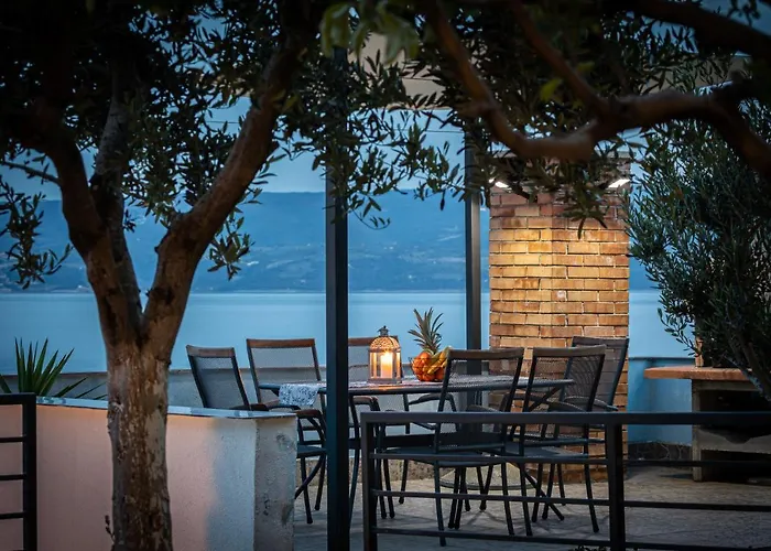 Pandza - Omis, Private Pool Close To The Omiš