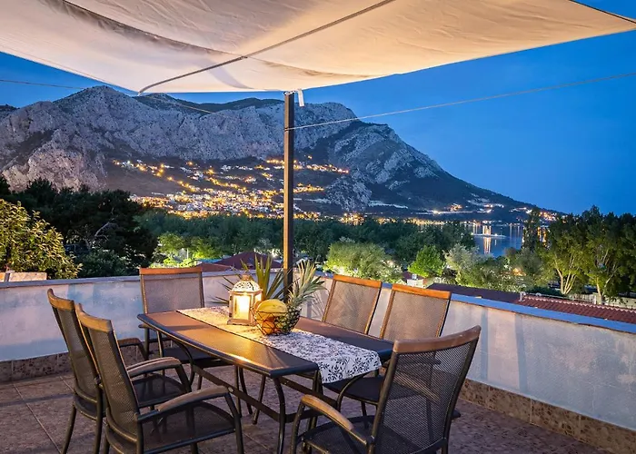 Pandza - Omis, Private Pool Close To The * Omiš